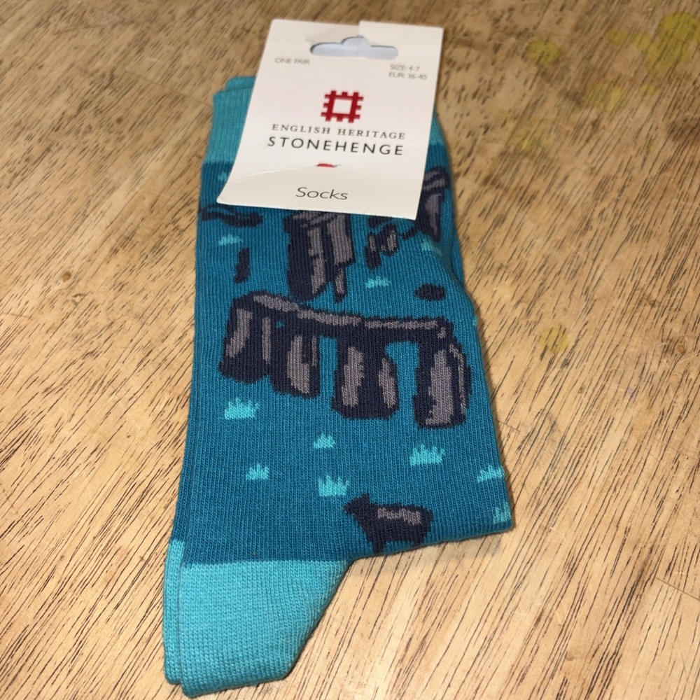 English Heritage Socks Men’s 4-7 Blue Stonehenge Trilithon Knitted Graphic NEW